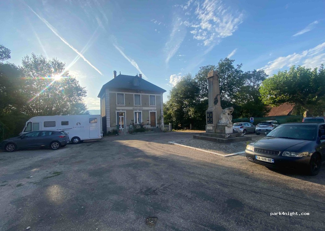 (01260) Ruffieu - 40 Place de la Poste — foto
