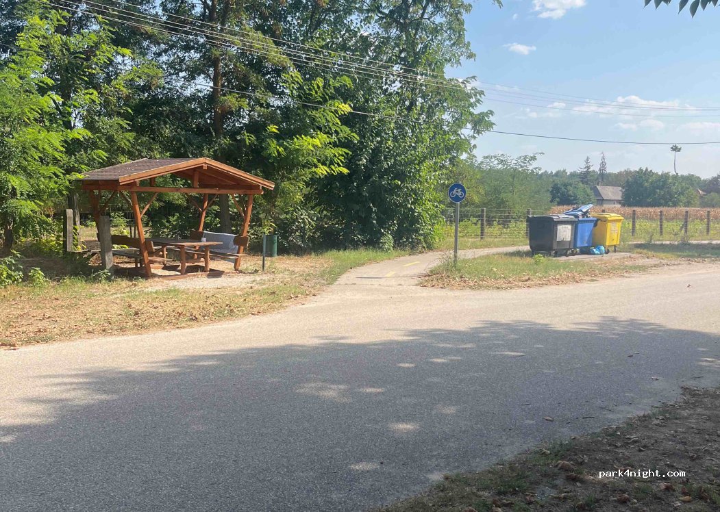 (6070) Izsák - 26 Reviczky utca — foto 2