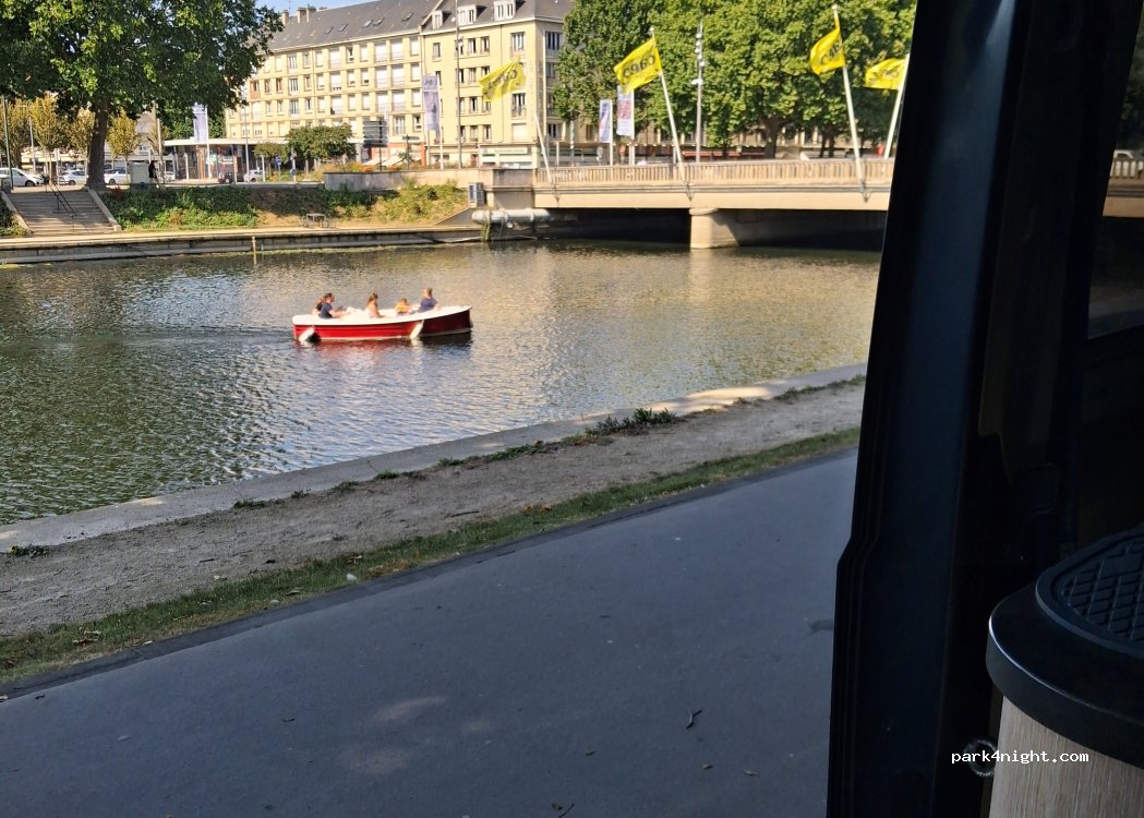 (14000) Caen - 25 Quai Eugène Meslin — foto 4