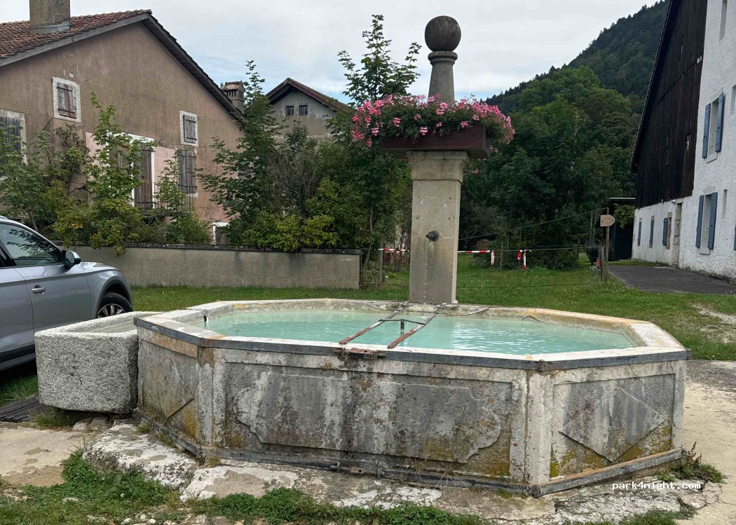 (2112) Val-de-Travers - 46 Grande Rue — foto