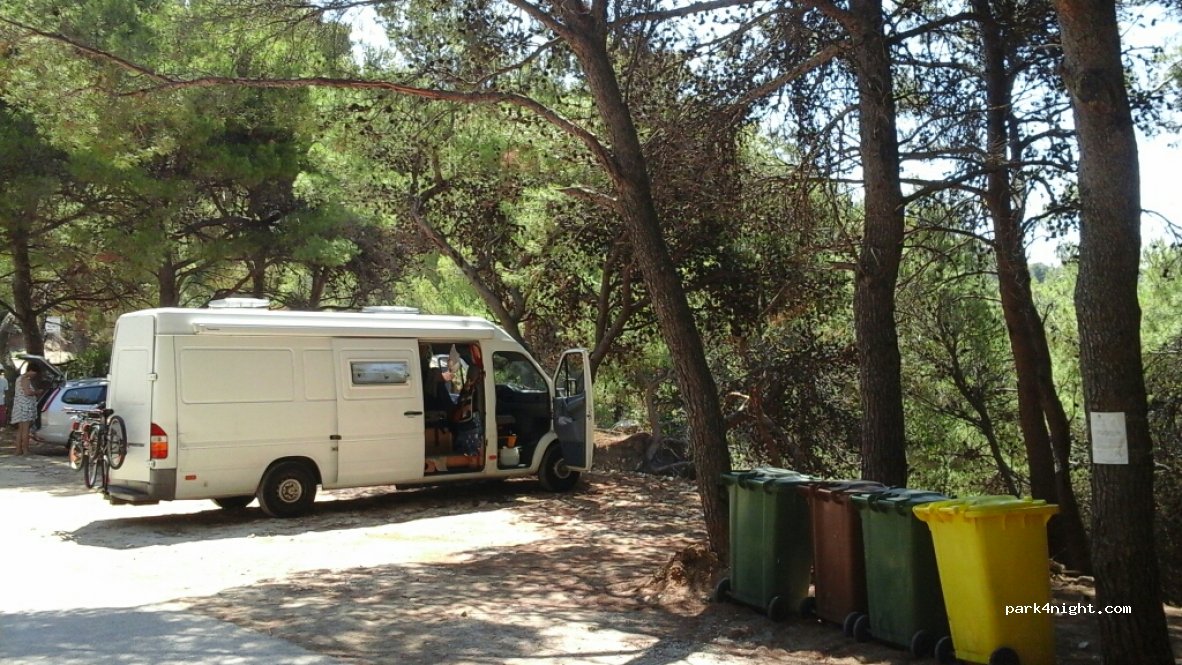 (20224) Korita - Unnamed Road — foto