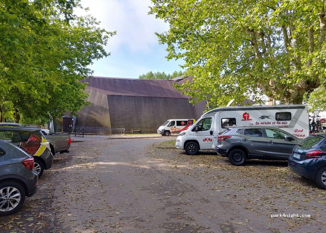 (65000) Tarbes - 3 Quai de l'Adour — foto 4