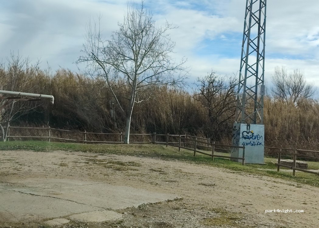 (50300) Calatayud - 200 Edificio Diseminados — foto 2