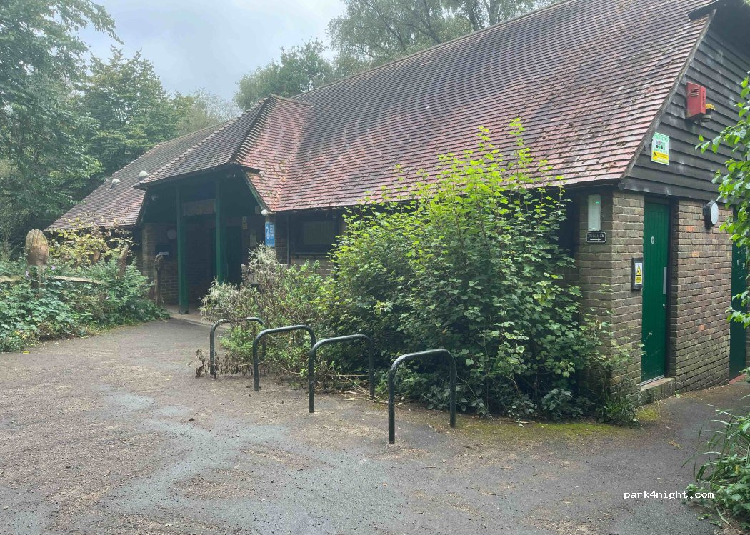 (RH11 9HQ) Crawley - Horsham Road — foto