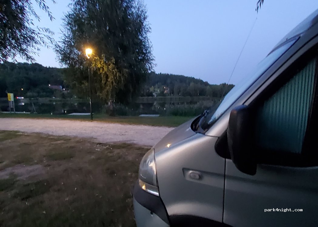 (22-470) Zwierzyniec - 45 Kolejowa — foto