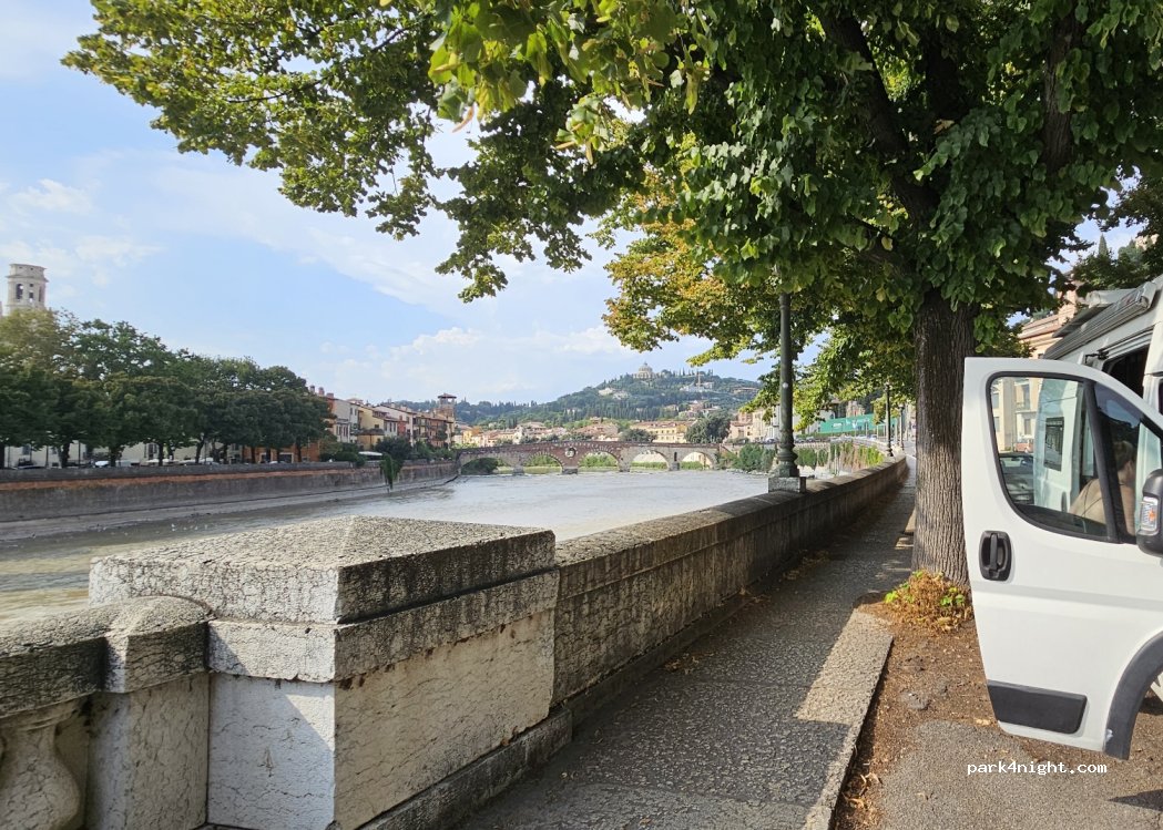 (37129) Verona - 18 Lungadige Re Teodorico — foto
