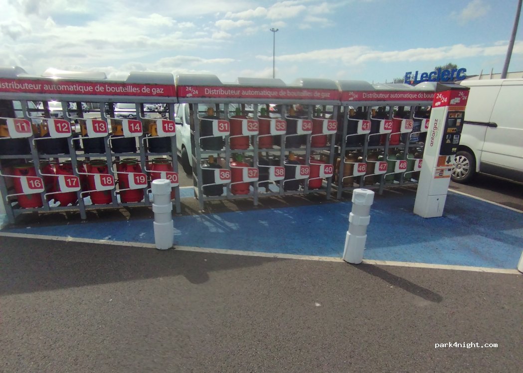 (76260) Eu - 7 Rue du Briquet - Départemental 925 — foto