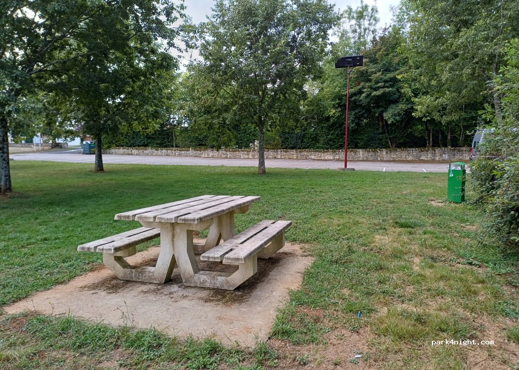 (79400) Saint-Martin-de-Saint-Maixent - 16 Rue de Fiol — foto