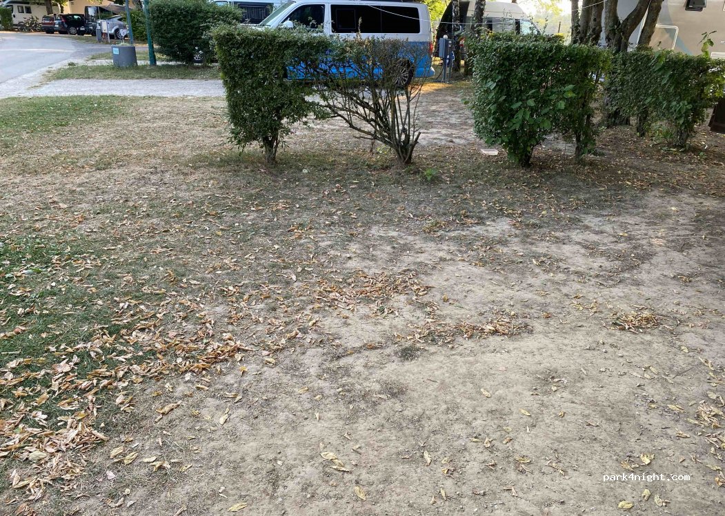 Camping de "La Presqu'île de Champaubert" — foto 2