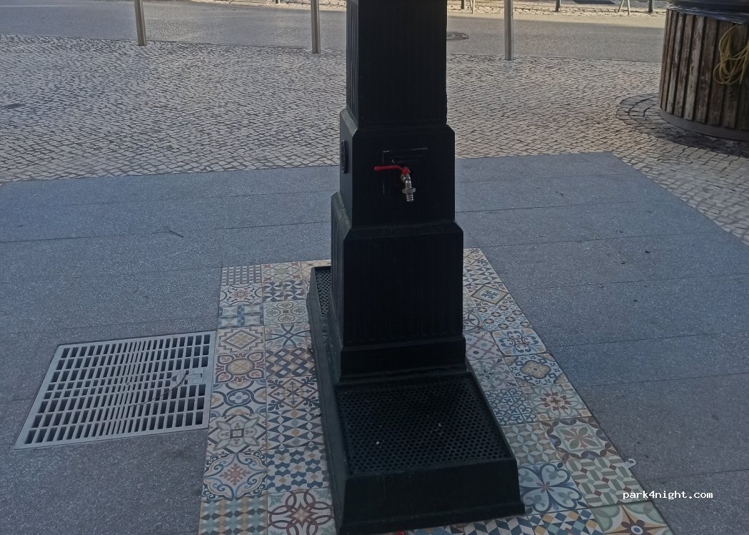 (2450-065) Nazaré - 110 Rua 25 de Abril — foto
