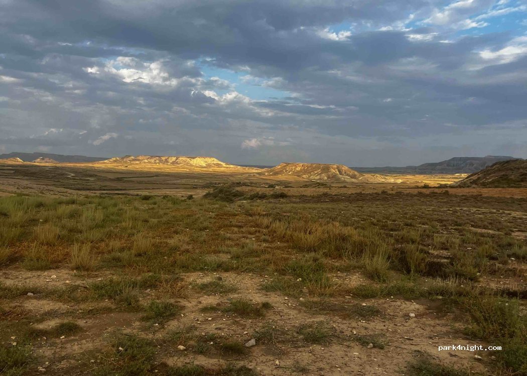 (31513) Arguedas - Unnamed Road — foto