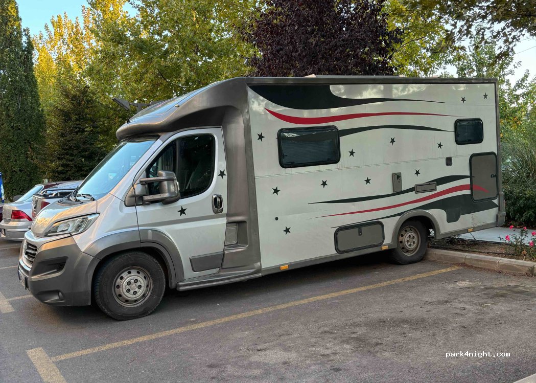(40100) Kırşehir Merkez - 28a 724. Sokak — foto