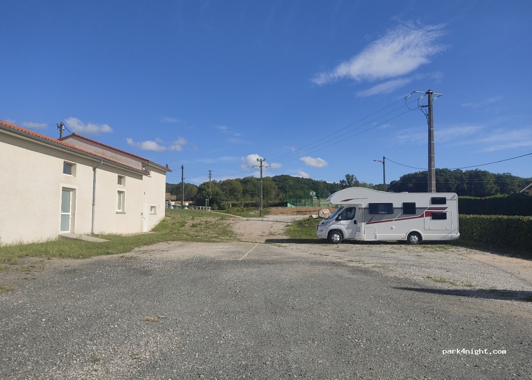 (81500) Cabanes - 407 Route des Pyrénées — foto