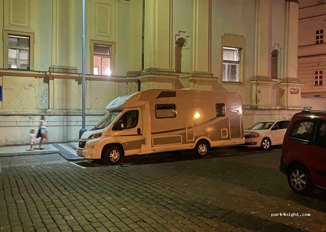 (128 00) Nové Město - 36 Karlovo náměstí — foto 2