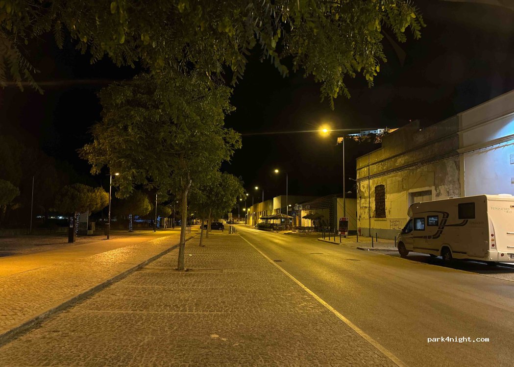(2900-634) Setúbal - 114 Avenida José Mourinho — foto
