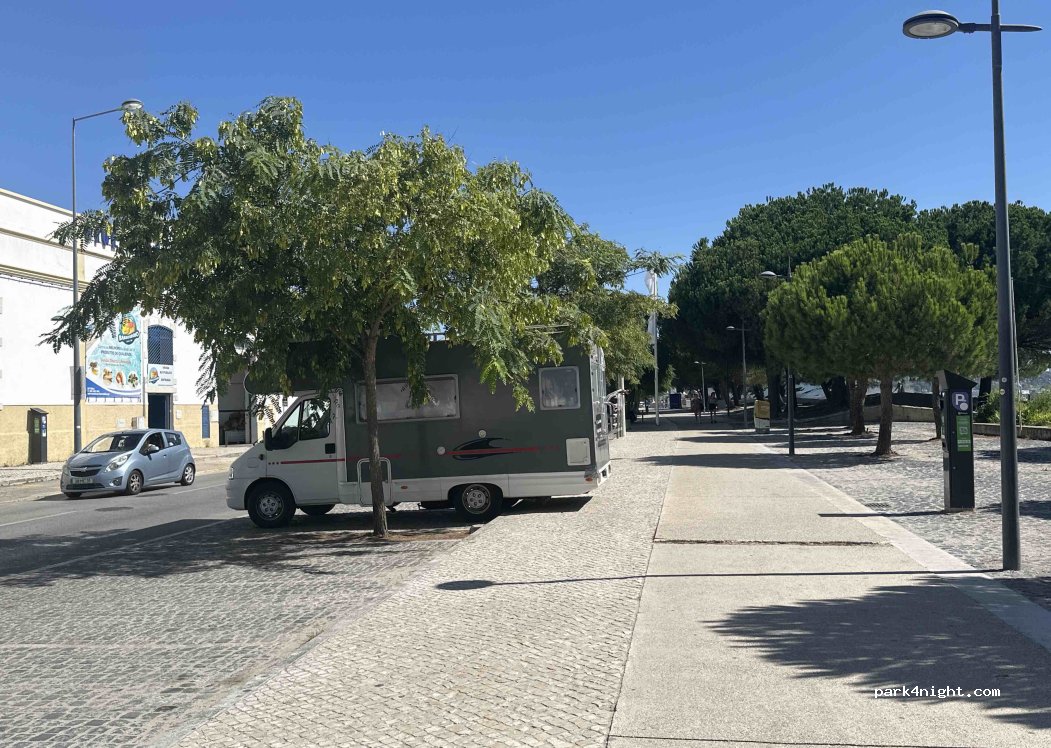 (2900-634) Setúbal - 114 Avenida José Mourinho — foto 2