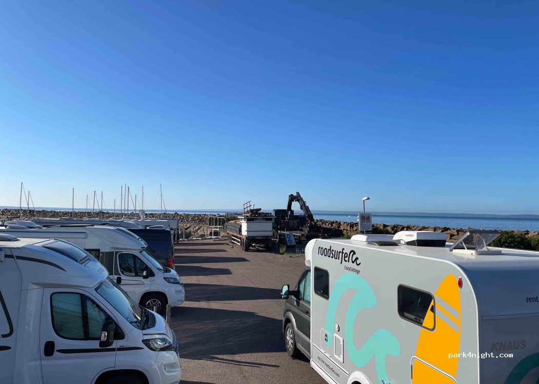 Ställplats för Husbil Grötvik Hamn — foto 2