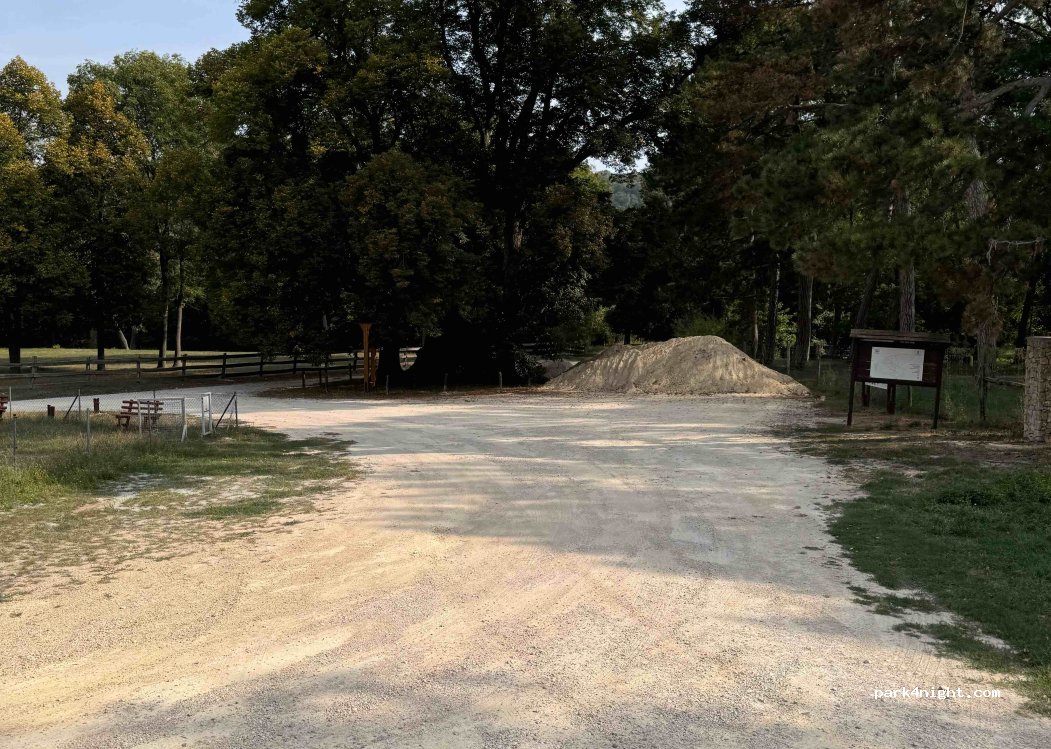 (8414) Olaszfalu - Arborétum — foto