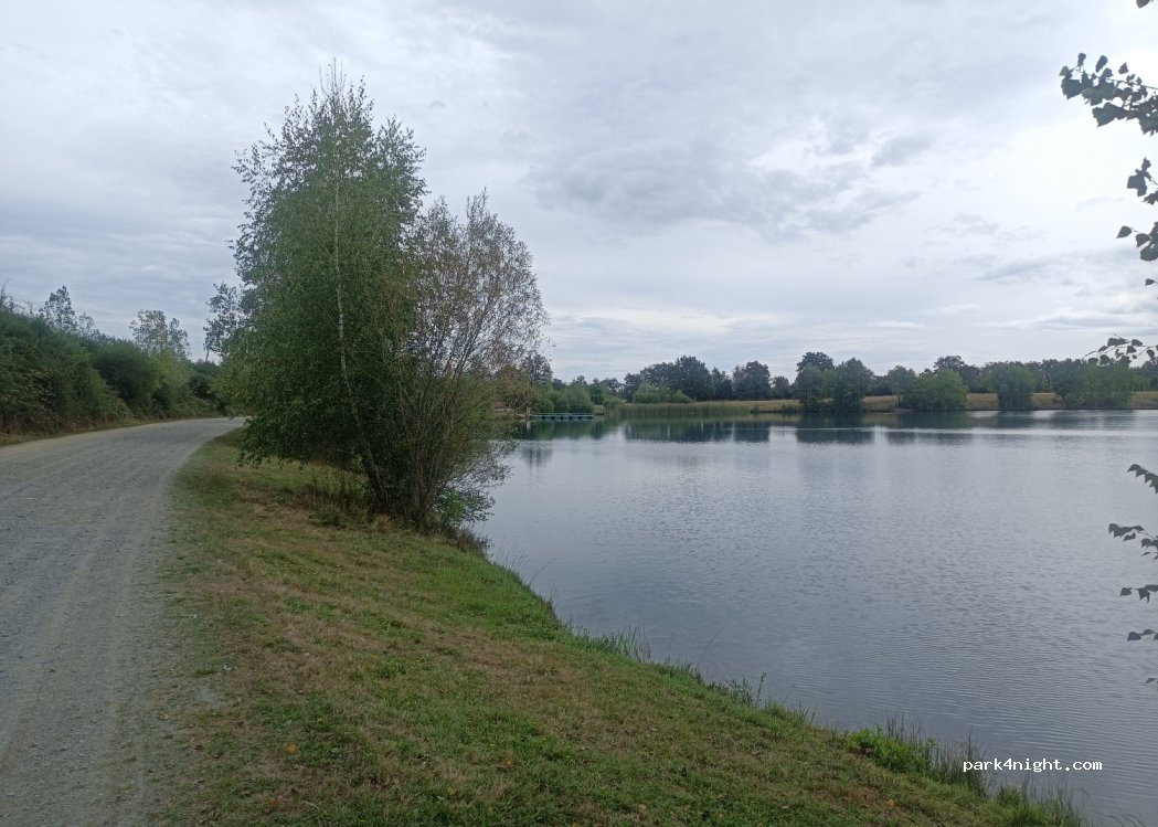 (23230) Gouzon - Unnamed Road — foto