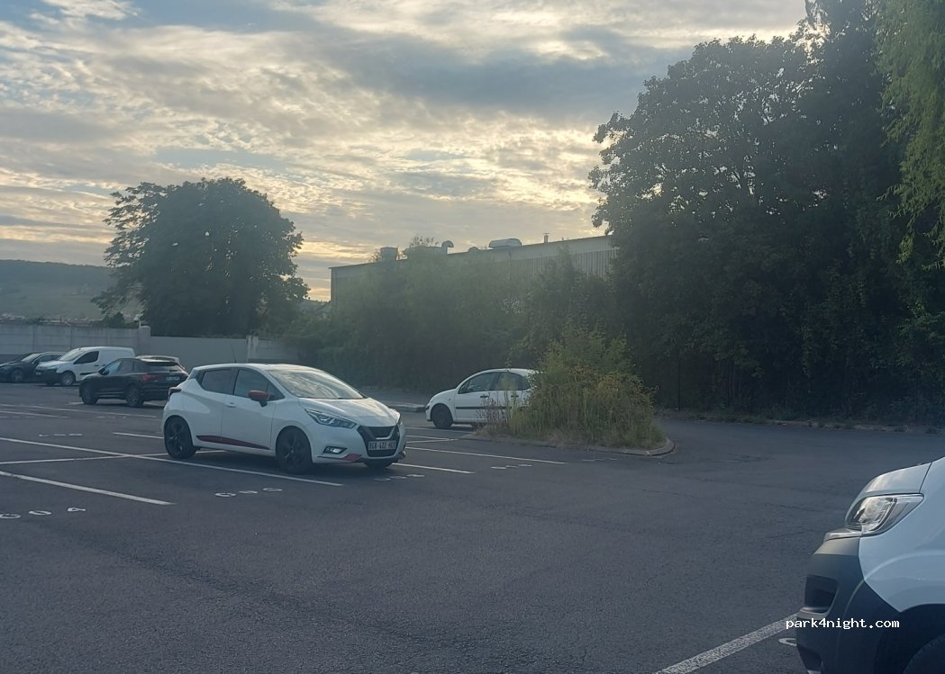 (51200) Épernay - 13 Quai de Marne — foto 2