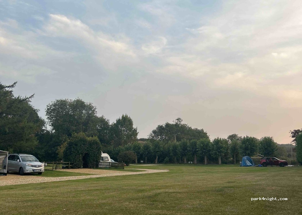 Low Farm Park Touring & Camping & The old Cart Shed — foto