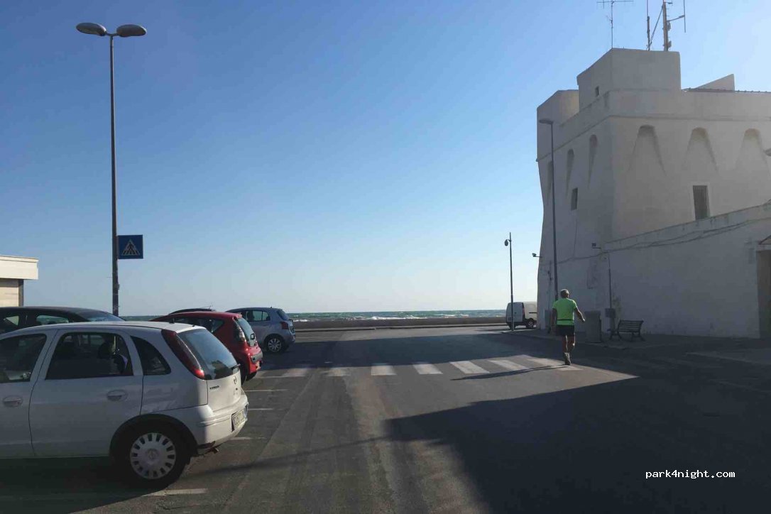 (70127) Bari - 3 Largo di Santo Spirito Cristoforo Colombo — foto