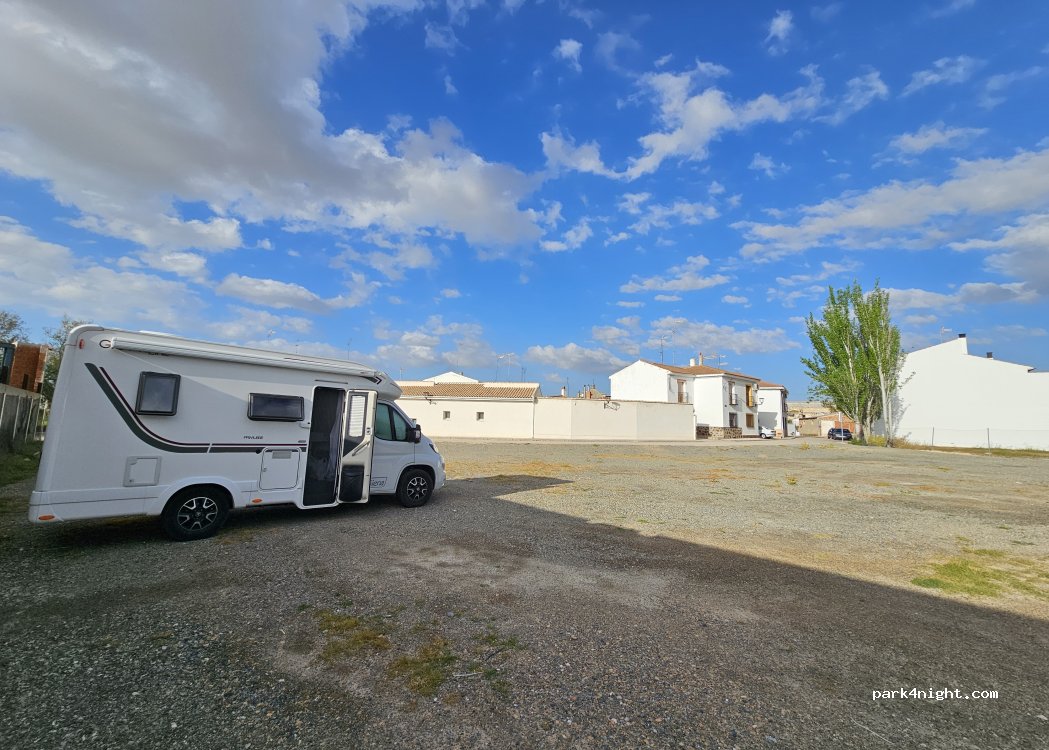 (45780) Tembleque - 9 Callejón Toril — foto 3