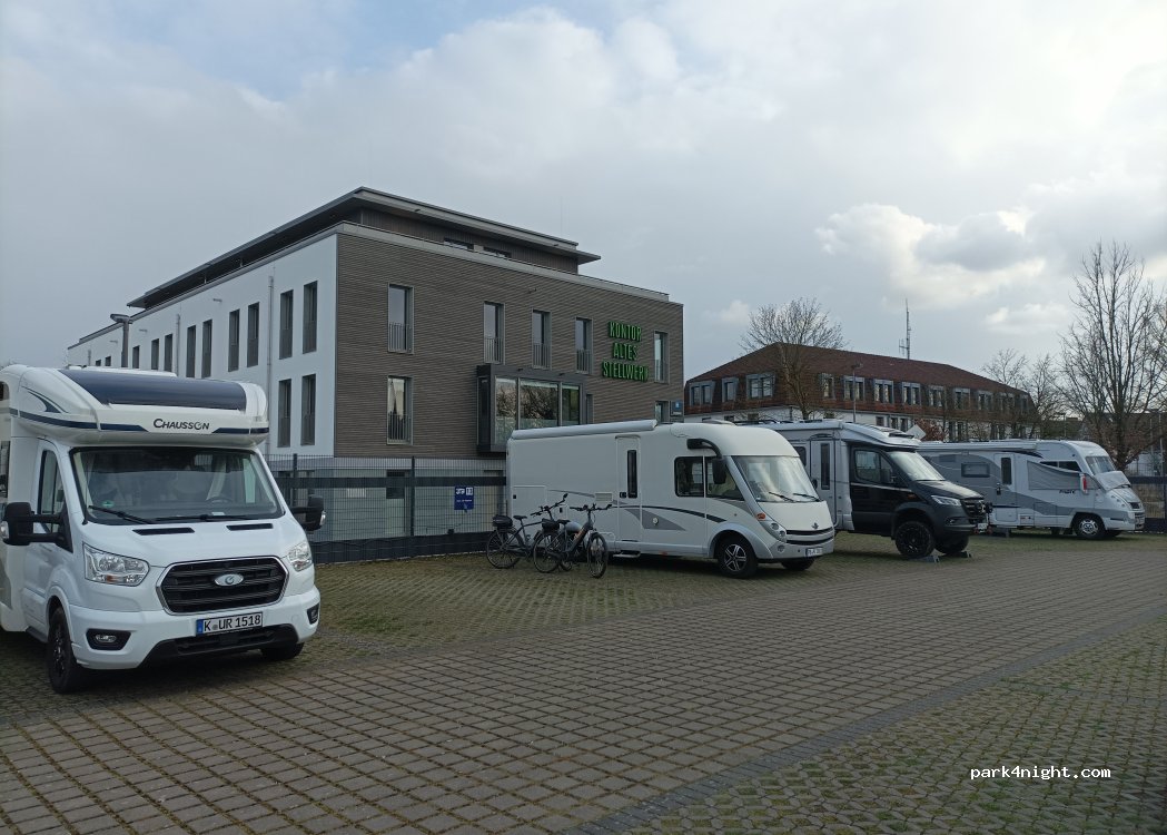 Wohnmobilstellplatz am CityMotel Soest — foto 5