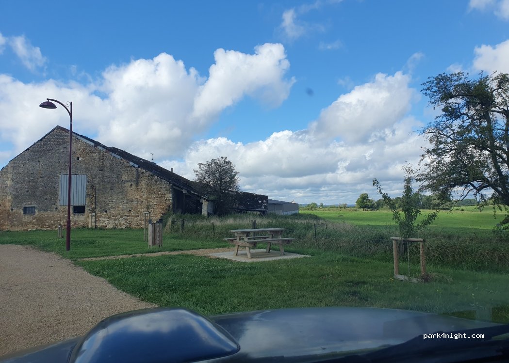 (08450) Maisoncelle-et-Villers - 1 Rue Principale — foto