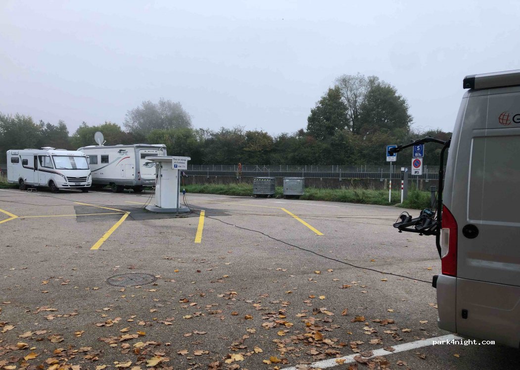 Aire de camping-cars Saint-Blaise — foto 2