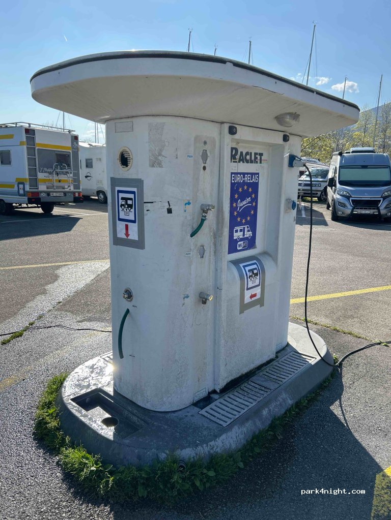 Aire de camping-cars Saint-Blaise — foto 3