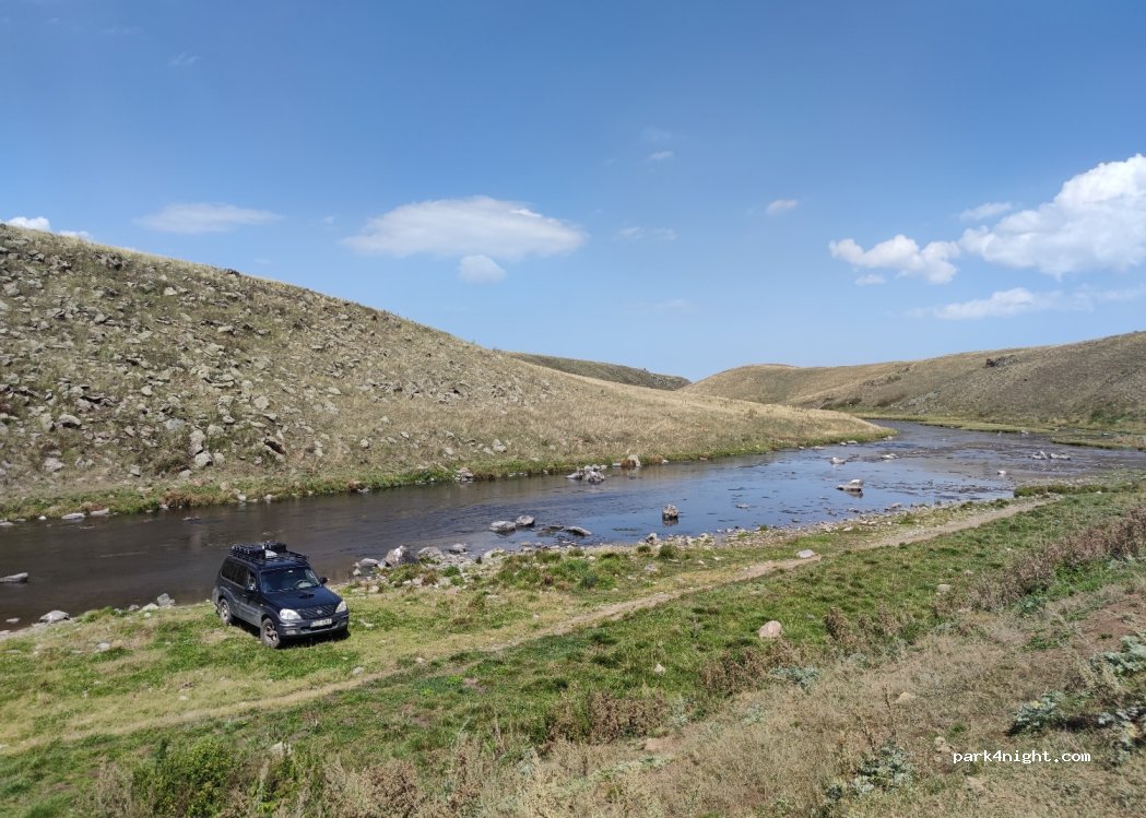 () Nshkhark - Unnamed Road — foto