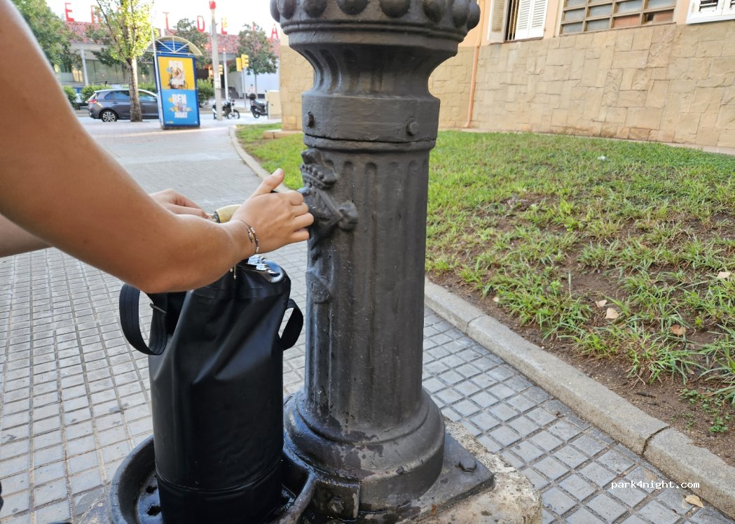 (08042) Barcelona - 3 Carrer de l'Isard — foto