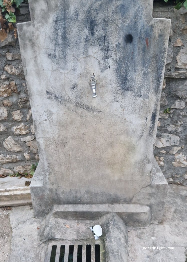 (22300) Knin - 25 Svačićeva — foto