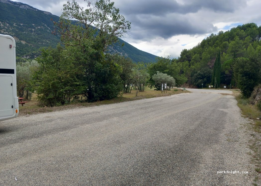 (26170) Buis-les-Baronnies - Unnamed Road — foto 3