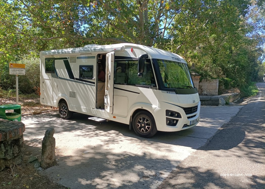 (49192) La Hiniesta - Unnamed Road — foto