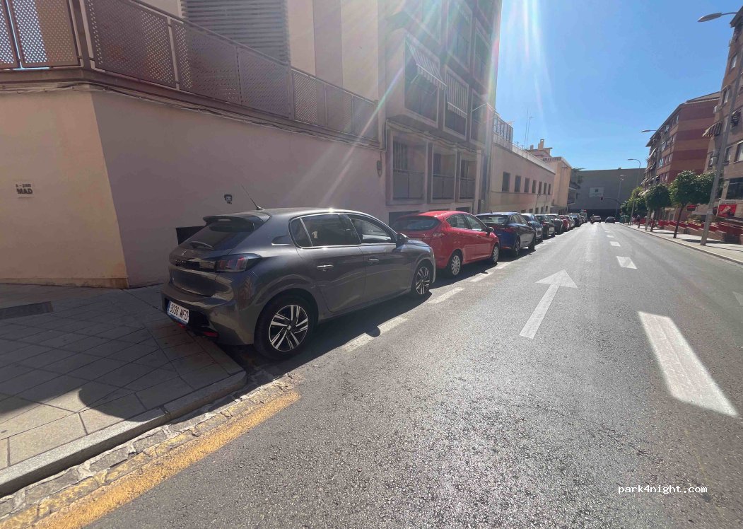(18012) Granada - 2B Calle Cardenal Parrado — foto