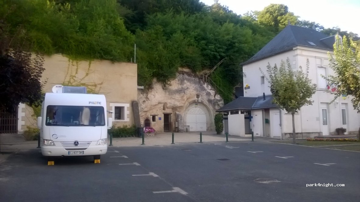 (72500) Vouvray-sur-Loir - 6 Place Arsène Baussant — foto