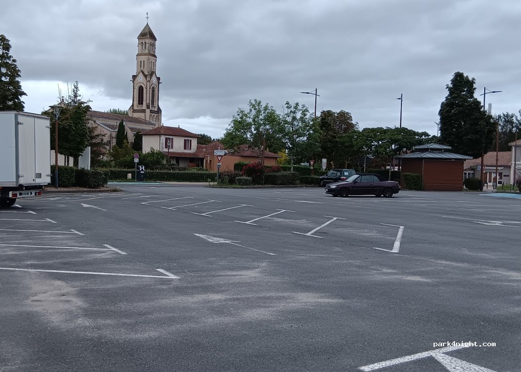 (33950) Lège-Cap-Ferret - 5 Avenue de la Gare — foto 2