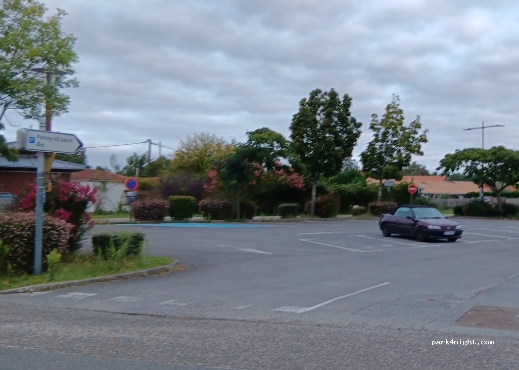 (33950) Lège-Cap-Ferret - 5 Avenue de la Gare — foto 4