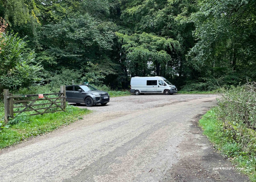 (HP14 3YJ) High Wycombe - Aston Rowant Nature Reserve — foto
