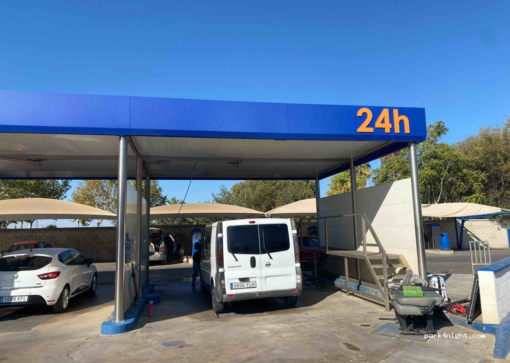 (41702) Dos Hermanas - 151 Avenida Joselito el Gallo — foto 3