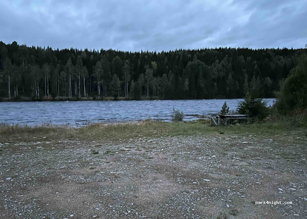 (680 65) Båtstad - — foto