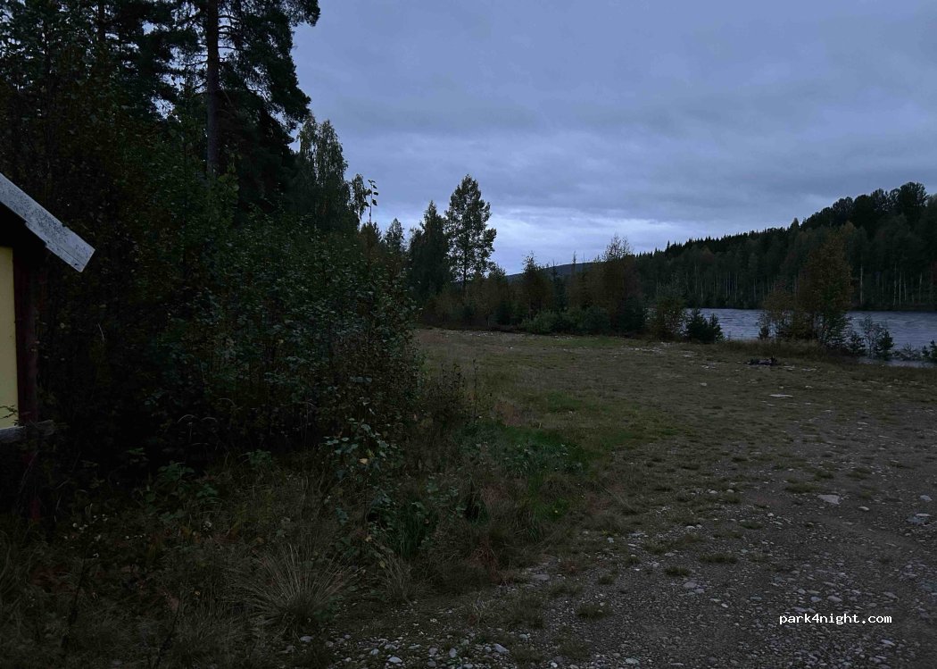 (680 65) Båtstad - — foto 2
