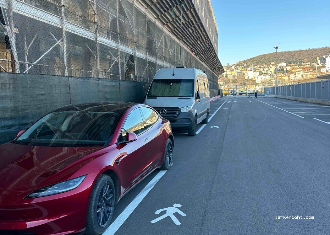 (34135) Trieste - 2 Via Flavio Gioia — foto 5