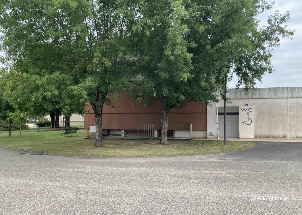 (40090) Gaillères - 134 Place de la Liberté — foto 3