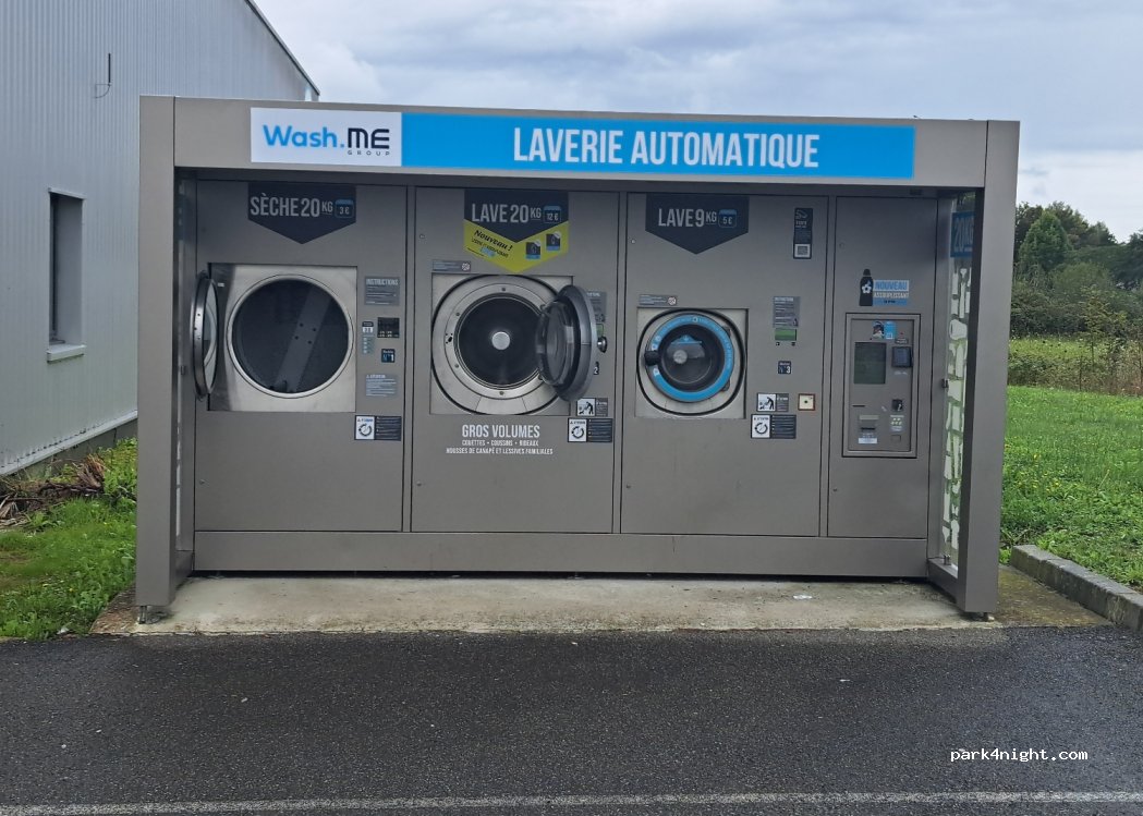 (64300) Sault-de-Navailles - Avenue Gaston Fébus — foto