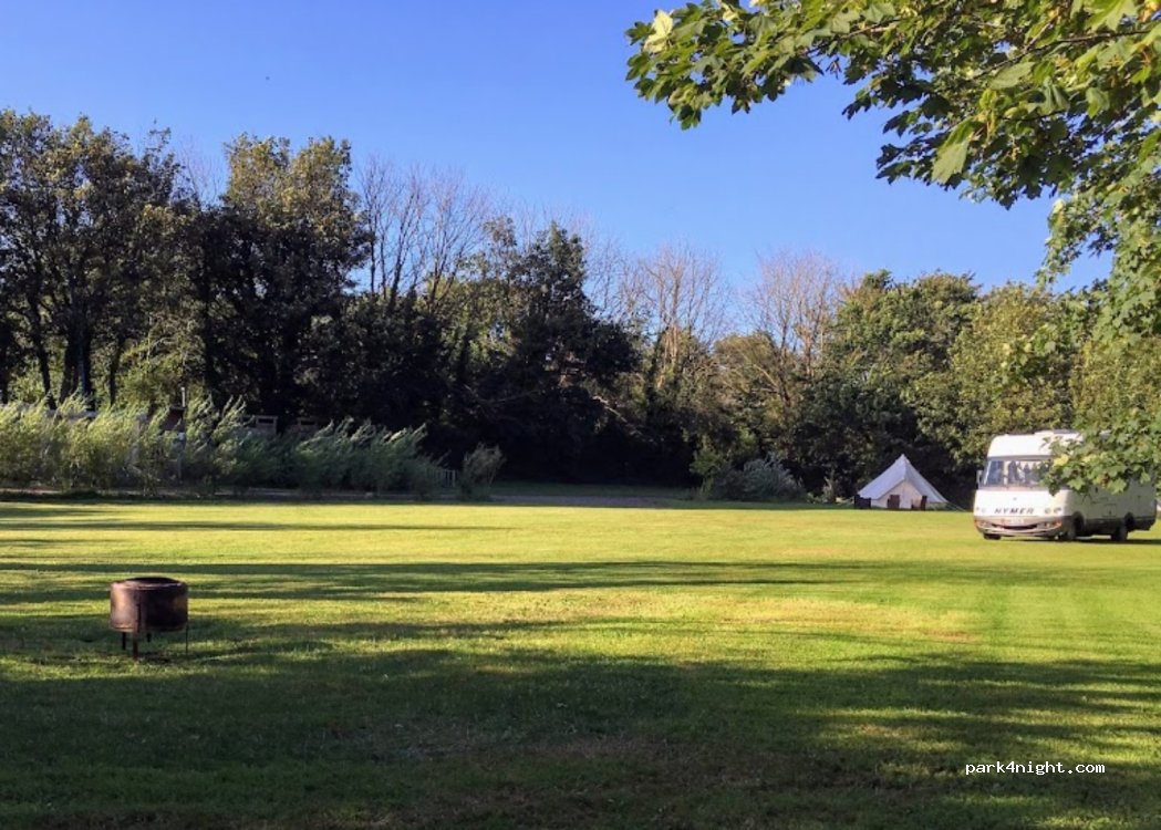 Elm Farm Cycles, Camping & Cafe — foto