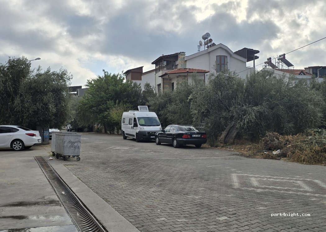 (17980) Küçükkuyu - 1 Yatırım 1 Sokak — foto