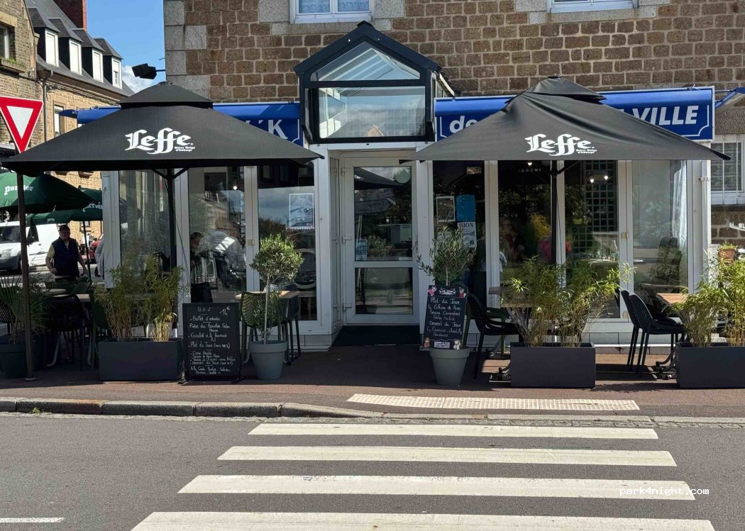 (50600) Saint-Hilaire-du-Harcouët - 17 Rue Saint-Blaise — foto
